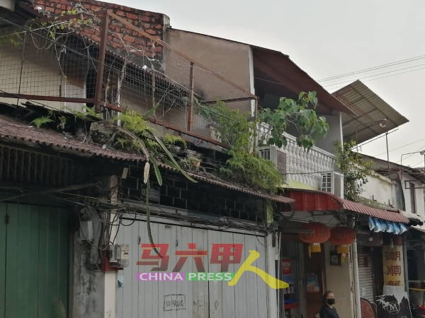 不少属于马六甲伊斯兰宗教理事会产业的老店，任由破损。