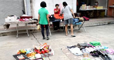 本地人借身分 中国小贩巴刹摆摊当老板