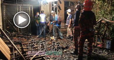 屋前烧垃圾蔓延至屋内 老翁与3爱犬被烧死
