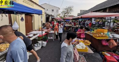 民众赶办年货  巴刹商场热闹再现
