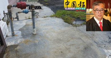 花园地下水管爆裂 水流了5天  还不修！