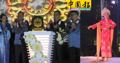 首长：融入马六甲元素  峇迪 可成旅游产品