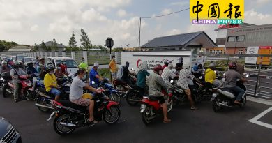 逾百人一窝蜂涌去检测  峇株安南诊疗所 现长龙