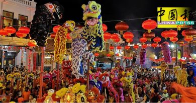 【今日马六甲头条】鸡场街闹元宵  今年更壮观  百头高青  “舞”  狮  创举