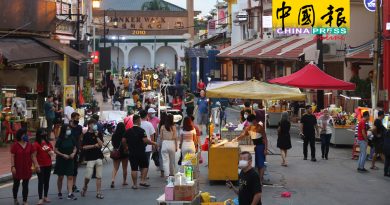 【今日马六甲头条】鸡场街夜市 重开了    试跑期开放4出入口