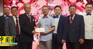 邱培栋谴责叛徒  发动政变违民意