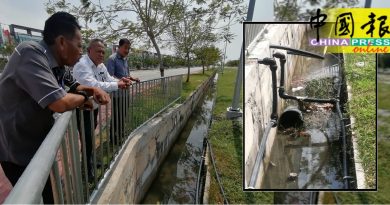 【今日马六甲头条】堆积塑胶瓶积水养蚊虫  沟渠有进没出  怎排水？