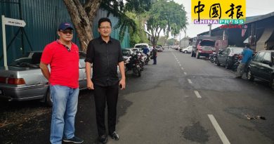 破烂道路危险  玛琳 默迪卡部分破路重铺