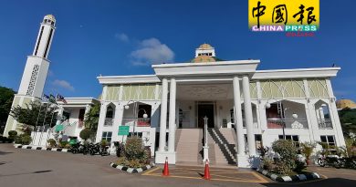 武吉峇鲁艾依山清真寺  首次开放让公众参观