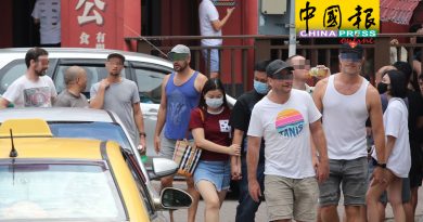 抗疫松懈 忘了防护  民众逛景区  没戴口罩