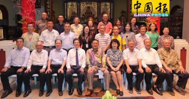 欢庆151周年不忘华教  海南会馆 捐培中20万