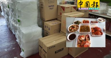 民众减少打包 摊档市集休业  塑料袋饭盒销量下挫