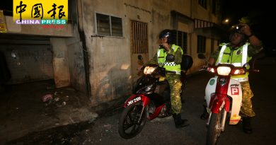 议员率队义务夜巡