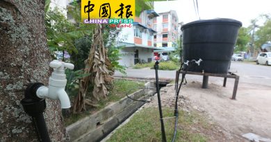 132地点设大水槽供取用  明天起   配水啰！