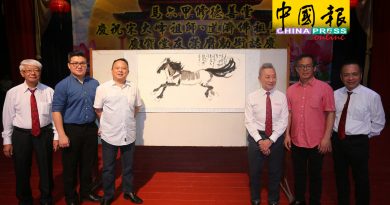邱培栋：义诊赠药精神可钦  固定拨三（明星慈善社 修德善堂 紫昌阁）单位各2万