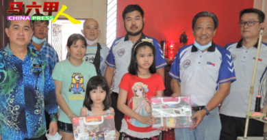 夫患癌离世   单亲妈妈照顾2年幼女儿 经济拮据