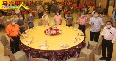 陈展鹏：疫情影响世界  多国经济  被击垮