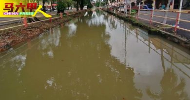 又下大雨  居民不敢睡    水流入住宅水位深两尺