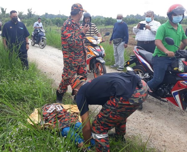 消拯局多技能特别队在15小时后，寻获峇德鲁阿查汉遗体。
