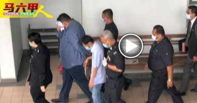 控伪造受封信  前新闻官与下属   不认罪