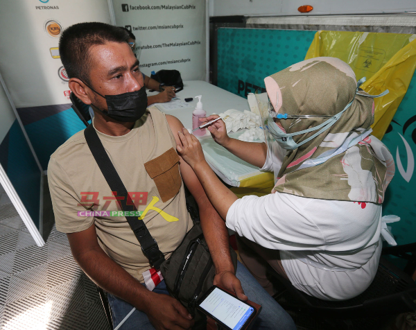 1500名汉都亚再也市议会区内商贩或租户，在该疫苗接种计划下受惠。