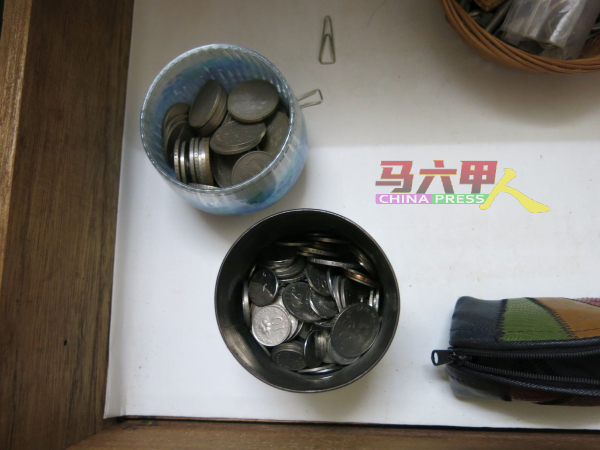 放零钱的罐子，约有50令吉，毛贼没有拿走。