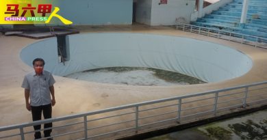 荒废7年 470万“打水漂”  野生动物剧场 “残”不忍睹