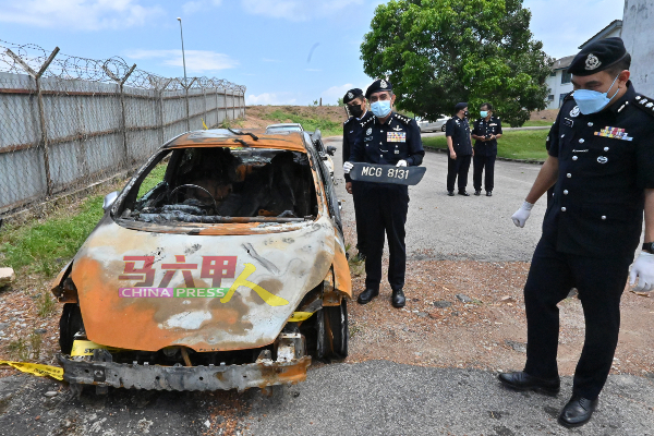 福特轿车也被嫌犯纵火烧毁，以索取保险金。
