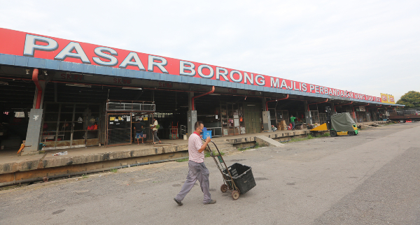 消息人士爆料，峇株安南批发公市至少30名商贩确诊。（档案照）