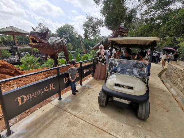 ■动物园同一时候只允许800人进入园内。图为动物园的恐龙公园。（档案照）