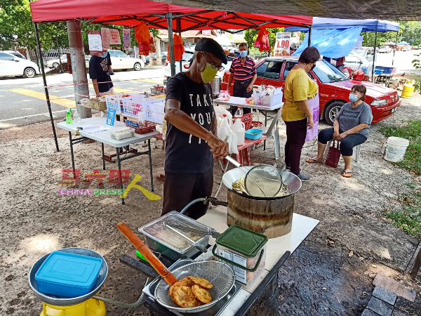 响应“马六甲自由营业”计划的华裔小贩也不少。