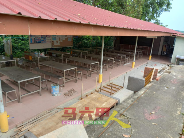 即将重建的育贤学校学生食堂外观。