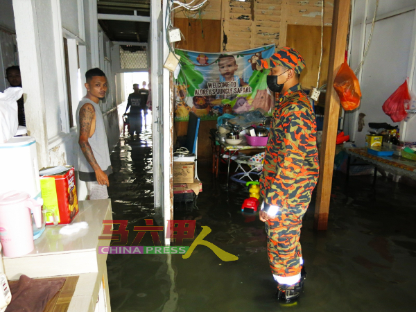 巴登德目消拯局也派员到场提供协助与展开营救工作。