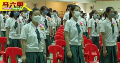 疫情下完成学业 培中高中生守SOP毕业