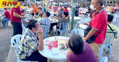 百物腾贵冲击小贩  每份熟食  约起价50仙