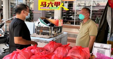 称提款卡被“吞”   需50手续费 华青提款室讨钱  民众受促勿受骗