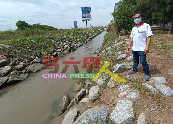刘志俍抨击“绕道而流”的排水，成为市区沿海一带遭遇突发水灾的导火线之一。