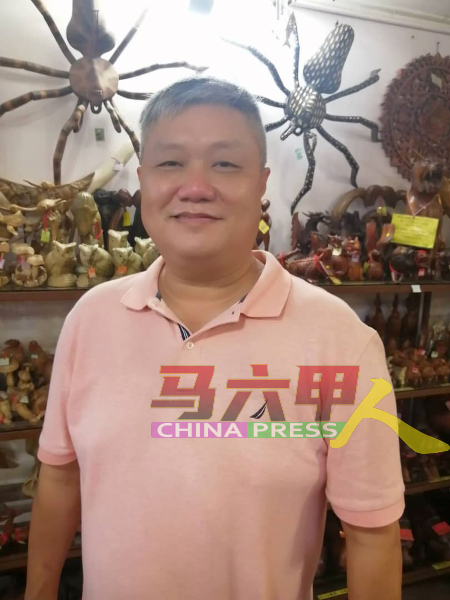 蔡永泉：有游客量，但游客的购买力不强。