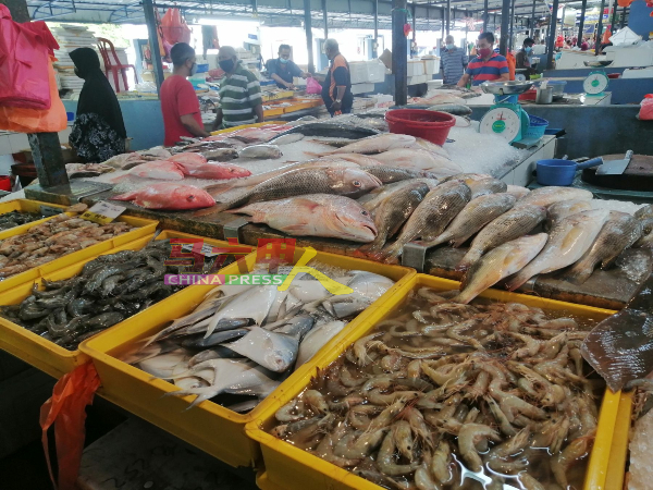 新年前，鱼虾需求高，价格吹涨风。