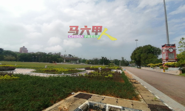 “爱极乐旅游特区计划”下的提升项目包括历史广场，并种植花树美化。