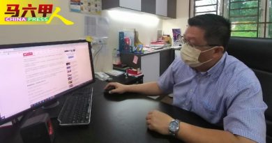 自称拉曼生为医学院筹款 兜售文具募款 有诈