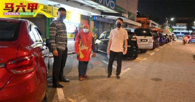 州政府接民众投诉 斋戒月市集    禁收泊车费