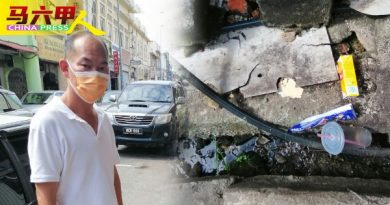 缺乏公民意识者随手乱丢 甲市数街排水沟  沦垃圾桶