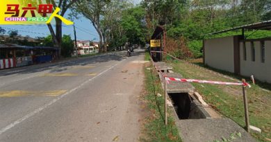 车速快道路缺安全措施 益智华小外  处处陷阱