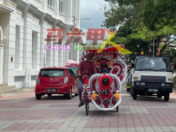 甲州旅游业复苏，世遗区各个角落皆可见三轮车踪影。