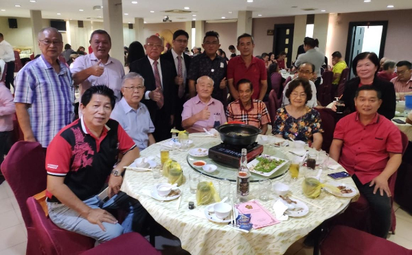 马六甲福建会馆理事出席晚宴。