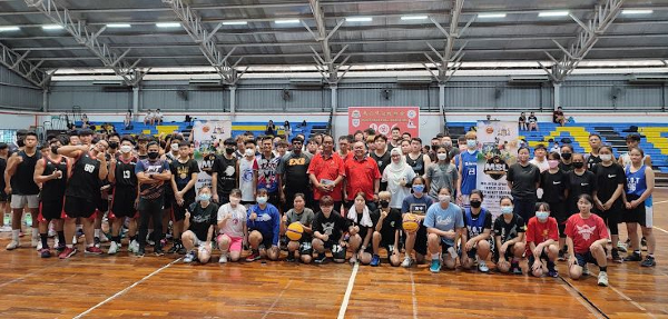 马六甲中央县区赛获得超过30支男女队参与角逐。
