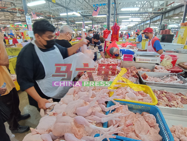 政府促请商家直接从农场取得供应，以确保州内市场上有充足的鸡肉供应。