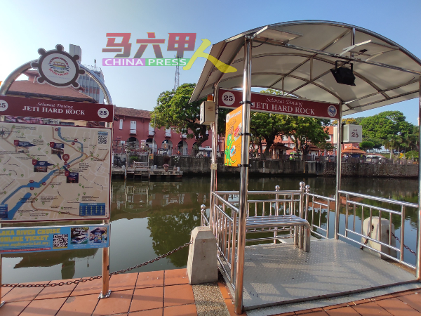 马六甲河沿河共有 28个站，供乘客上下船。
