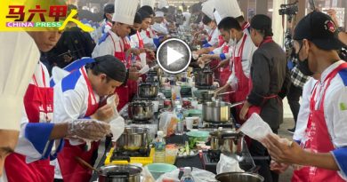 来自各州厨师显身手 250人煮酸辣汤破纪录